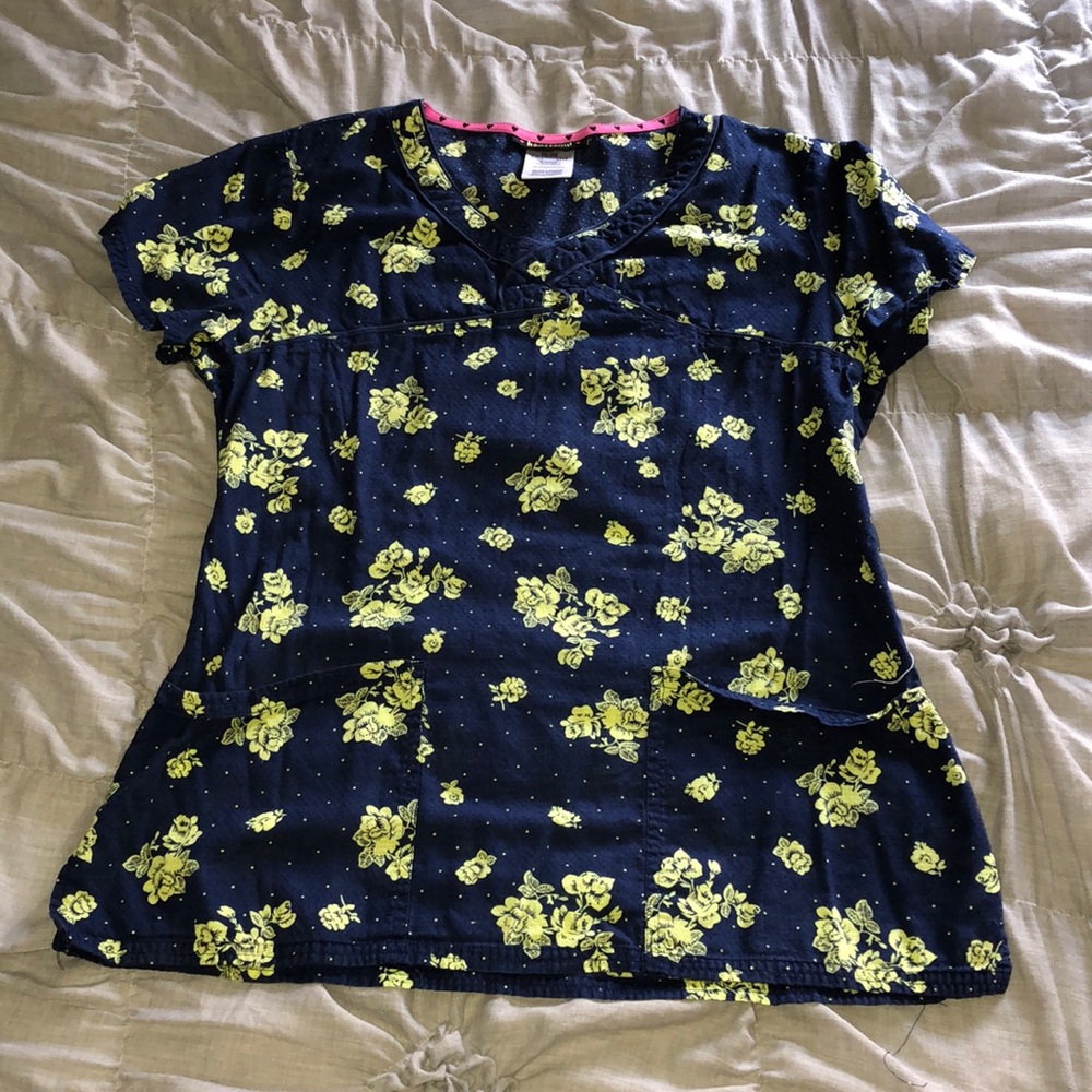 Scrub top